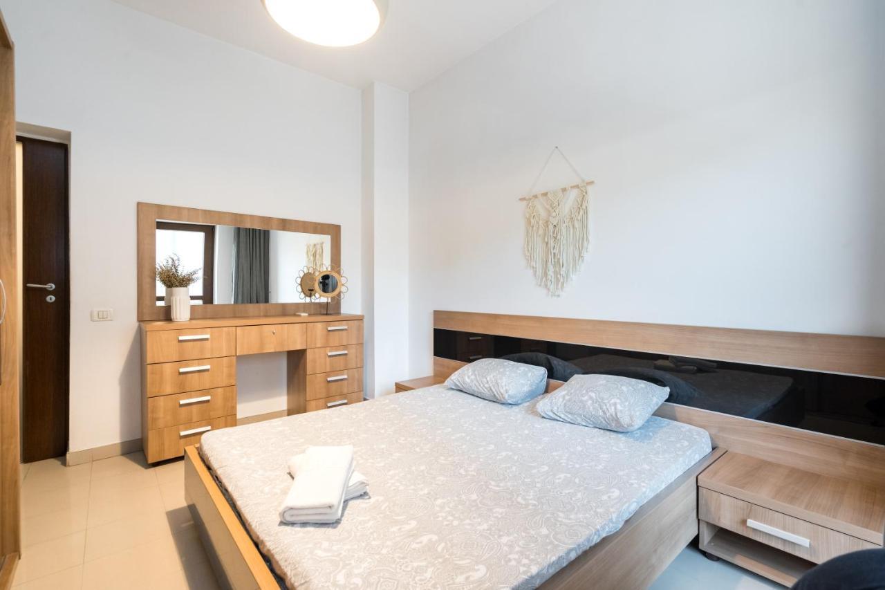 Modern & Spacious Apartment - Prime Location Near Bucharest'S Old Town المظهر الخارجي الصورة