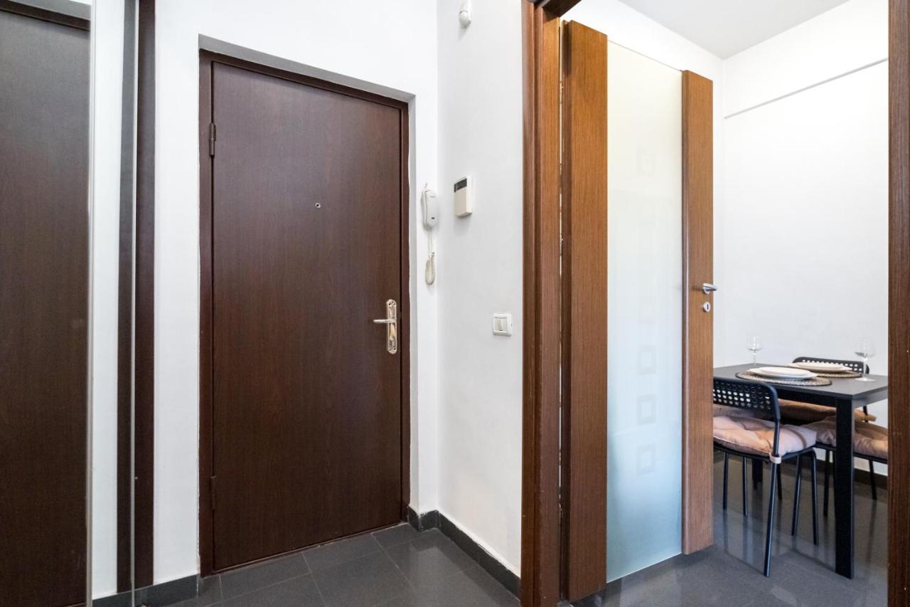 Modern & Spacious Apartment - Prime Location Near Bucharest'S Old Town المظهر الخارجي الصورة