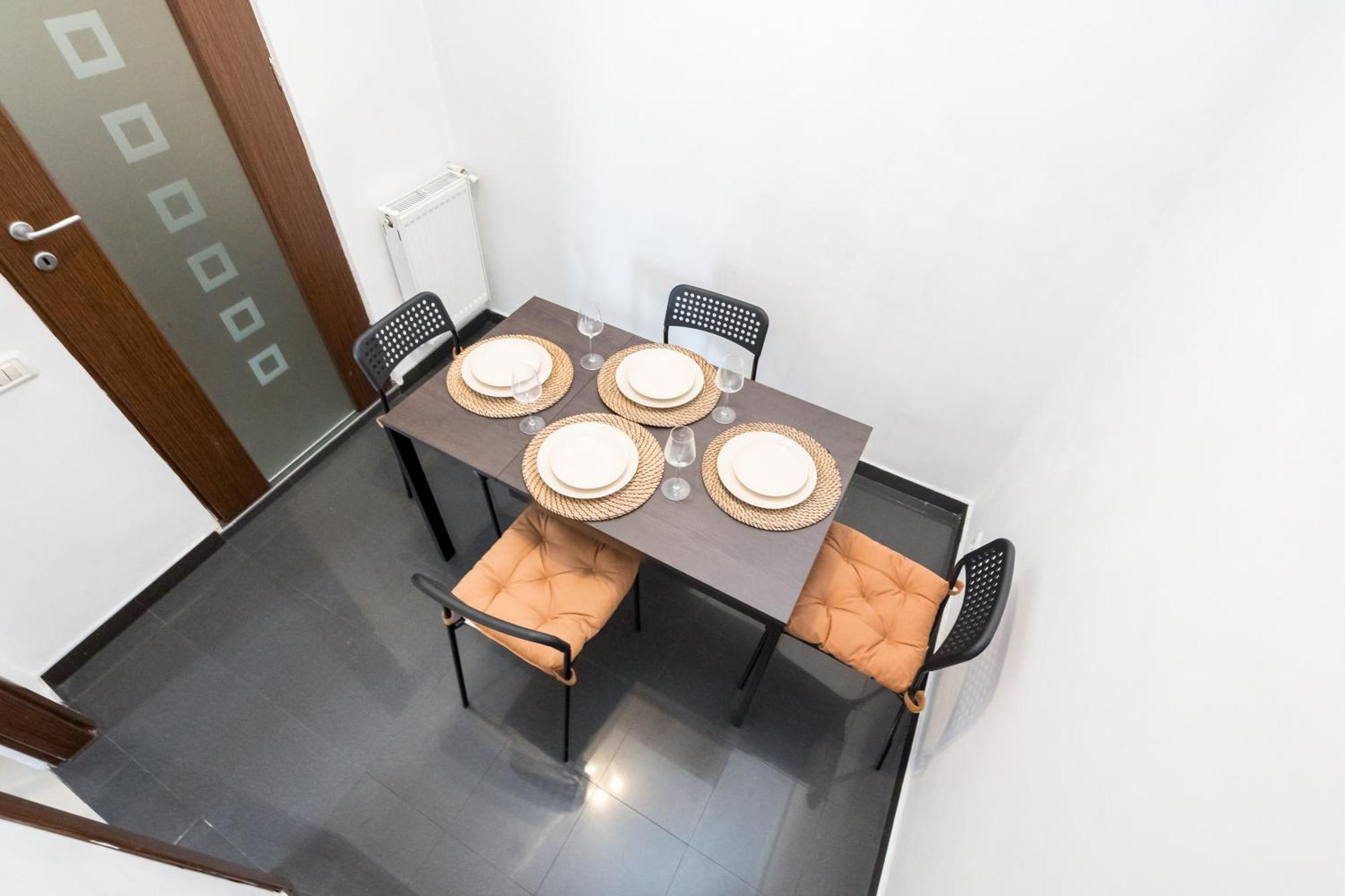 Modern & Spacious Apartment - Prime Location Near Bucharest'S Old Town المظهر الخارجي الصورة